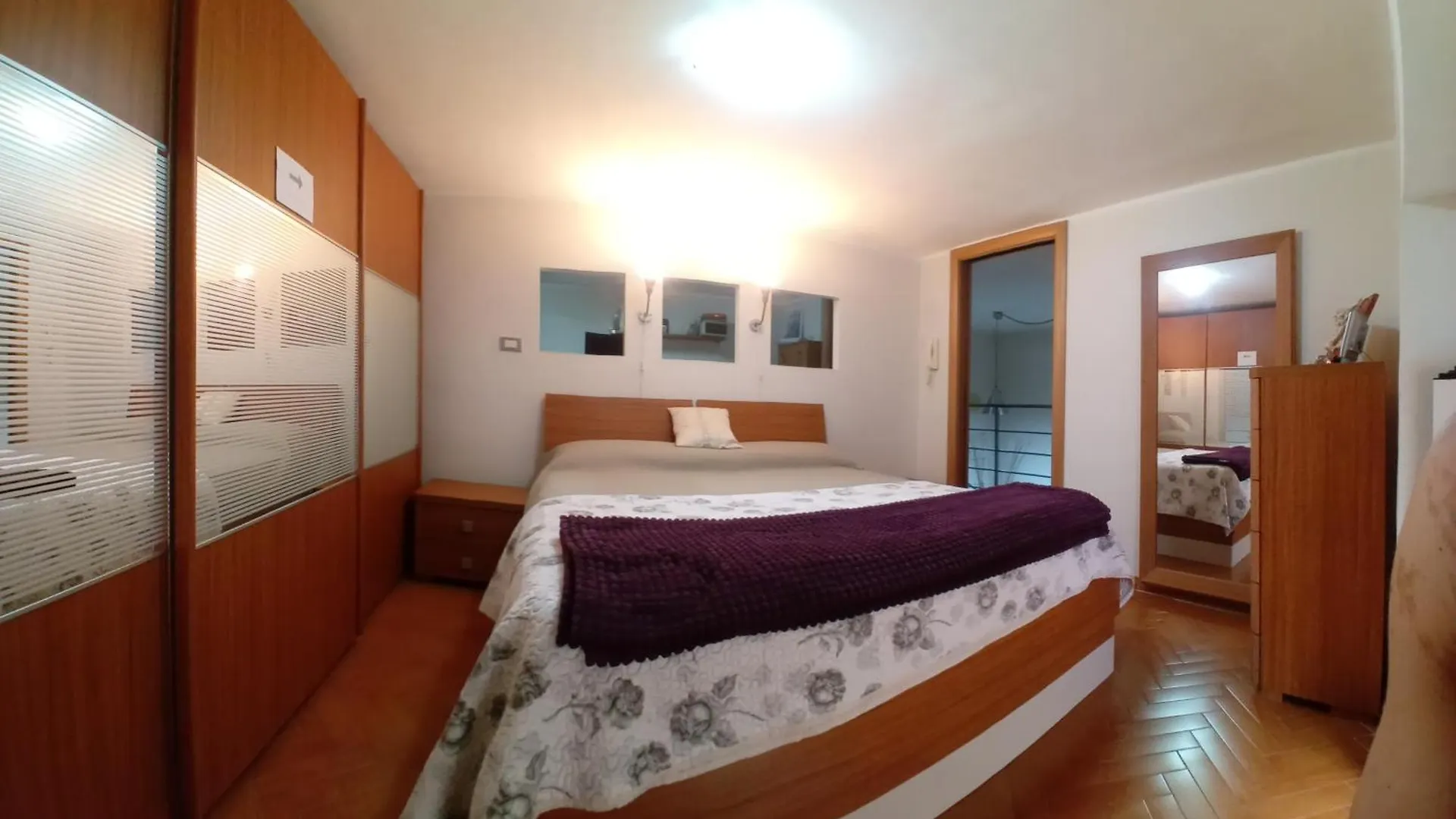 Suite Di Enrico contacts